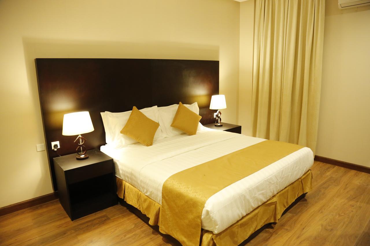 Flora Hotel Suite 2 فلورا2 للشقق المخدومة Rijád Exteriér fotografie
