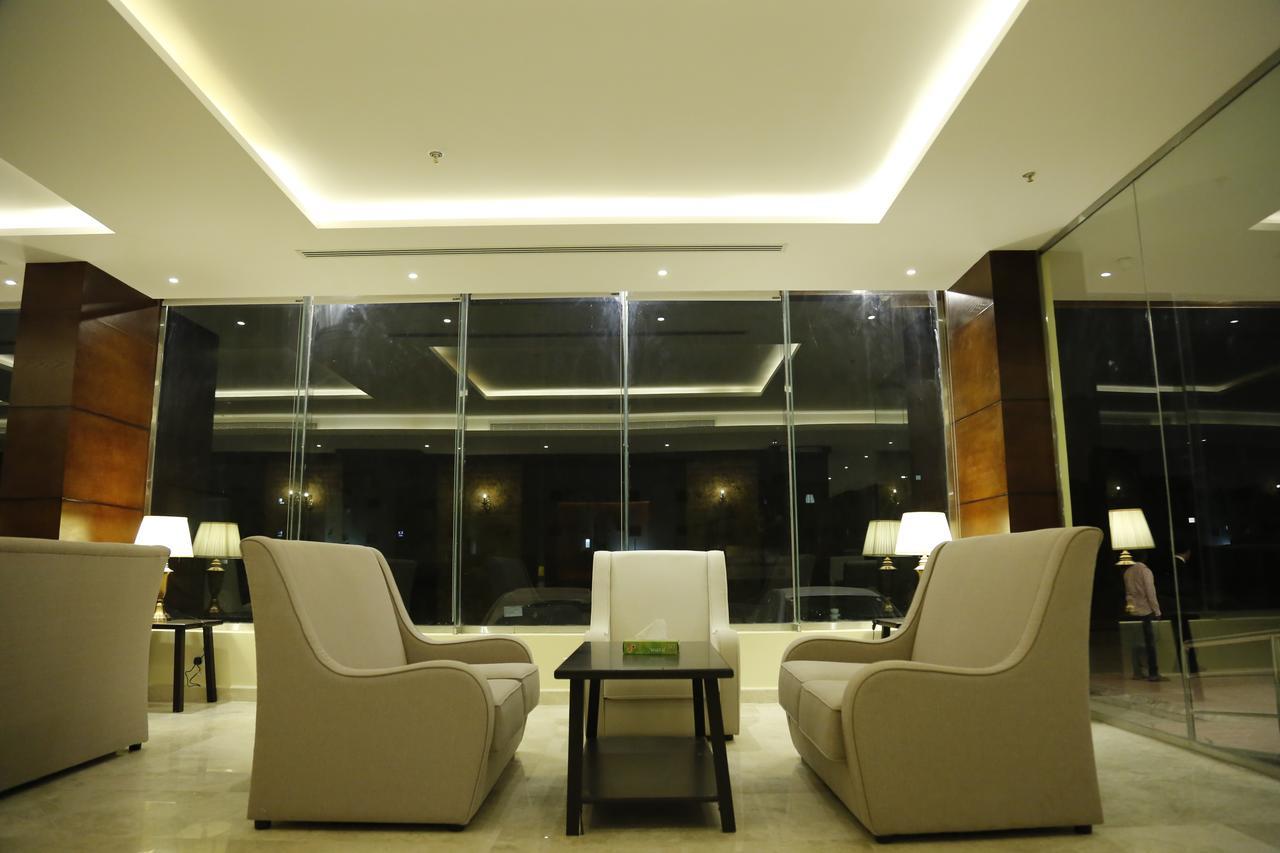 Flora Hotel Suite 2 فلورا2 للشقق المخدومة Rijád Exteriér fotografie