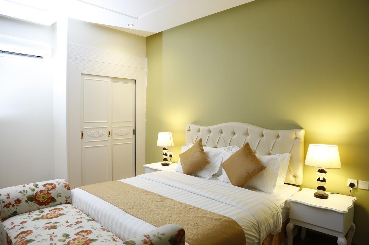 Flora Hotel Suite 2 فلورا2 للشقق المخدومة Rijád Exteriér fotografie