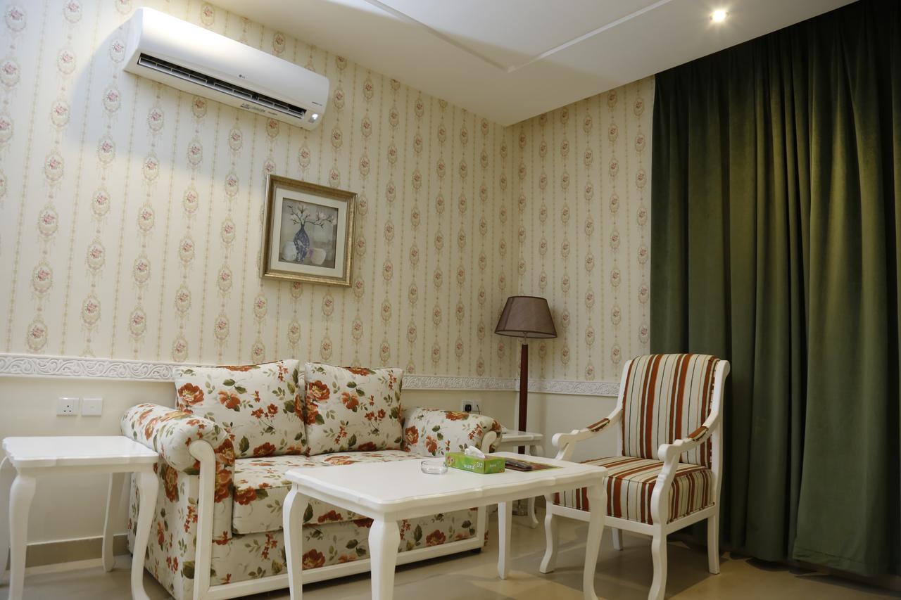 Flora Hotel Suite 2 فلورا2 للشقق المخدومة Rijád Exteriér fotografie