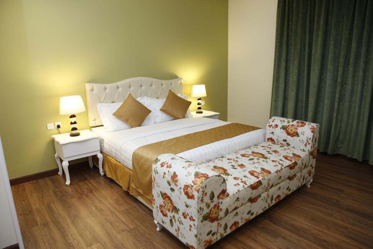 Flora Hotel Suite 2 فلورا2 للشقق المخدومة Rijád Exteriér fotografie