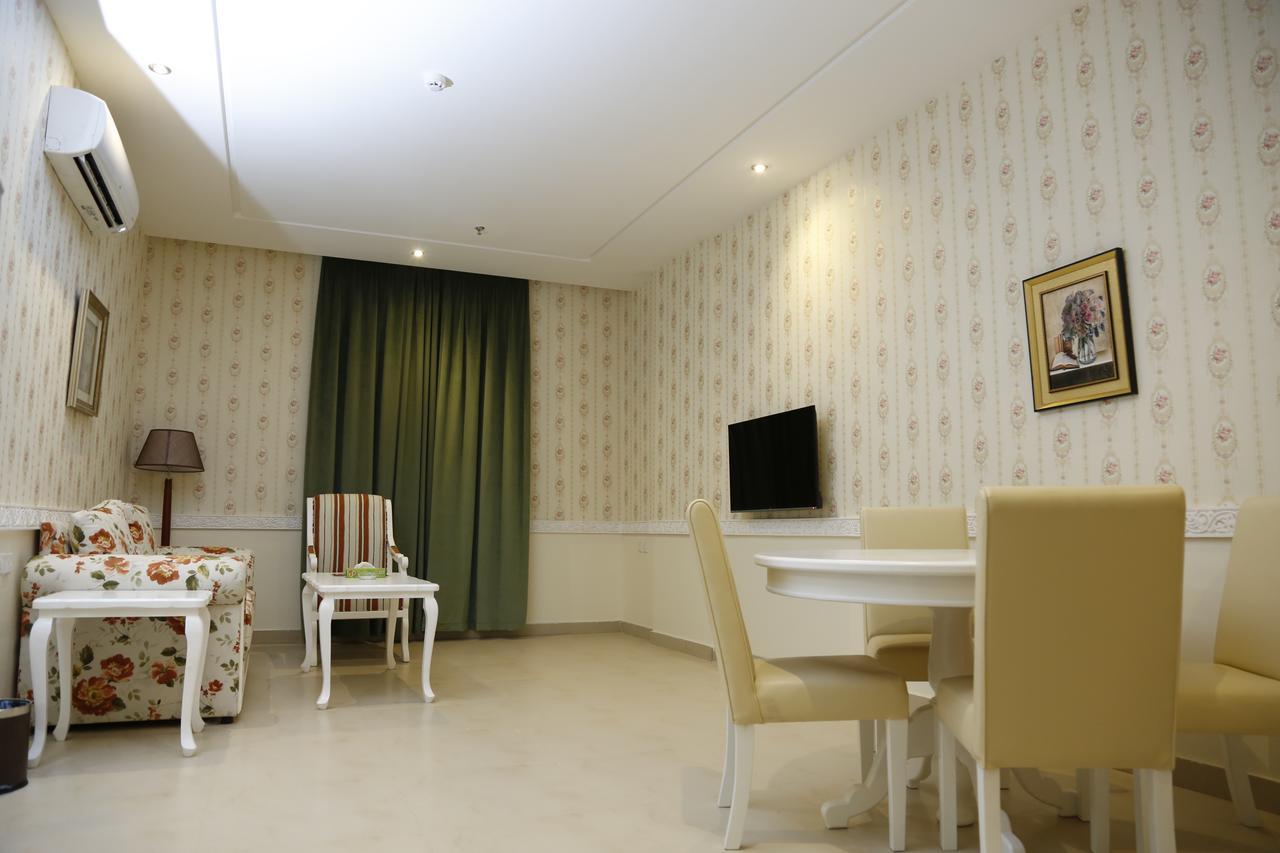 Flora Hotel Suite 2 فلورا2 للشقق المخدومة Rijád Exteriér fotografie